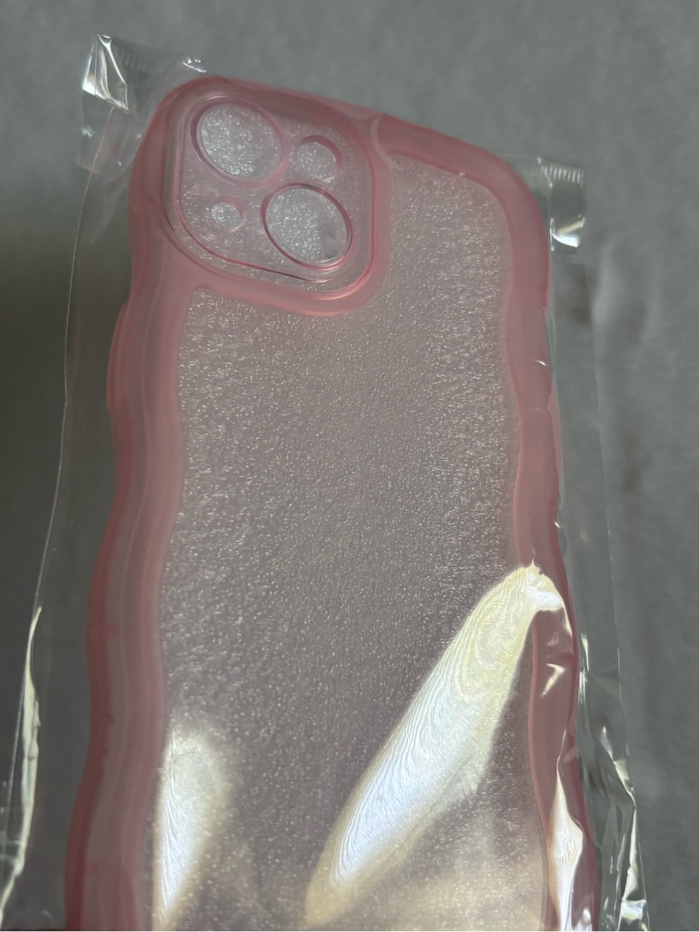 iPhone 15 wavy pink jelly phone case